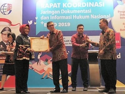 Jaringan Informasi Kemnaker Juara 2 Penghargaan JDIHN 2019