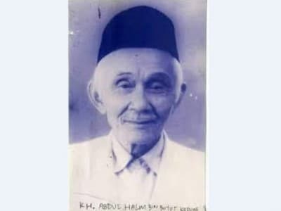 Gus Dur dan Makam KH Abdul Halim Leuwimunding