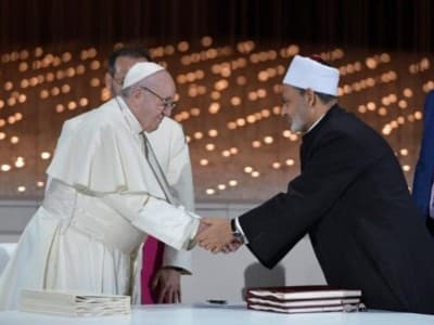 Ulama 4 Mazhab soal Hukum Berjabat Tangan dengan Non-Muslim