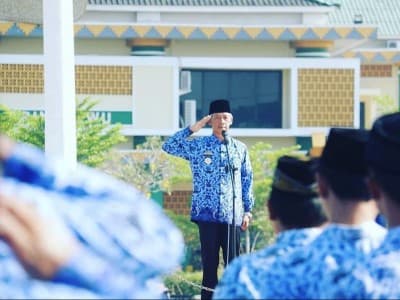 Ketika Bupati Pringsewu Berbicara tentang Santri, Sarung, dan Pancasila