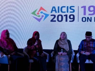 Dunia Serba Cepat, Mahasiswa Dituntut Perbaiki Etos Belajar