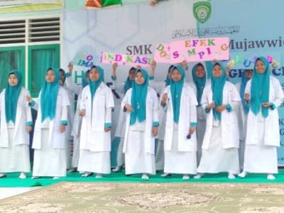 Peringati Farmasist Day, SMK Raudhatul Mujawwidin Tebo, Jambi Gelar Pengobatan Gratis 