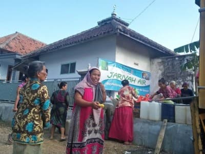 Universitas Raden Rahmat Malang Bagikan Sejuta Liter Air Bersih untuk Desa Kekeringan