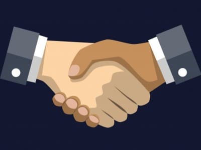 Ragam Pendapat Ulama soal Berjabat Tangan Setelah Shalat