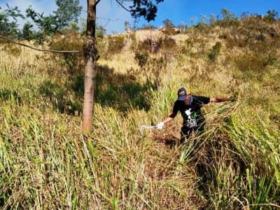 LPBINU dan NU Backpacker Mojokerto Padamkan Kebakaran Hutan