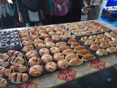 Pesantren Al-Hidayat Gerning Cetak Santri Pengusaha Roti