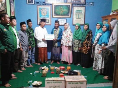 Peduli Sosial, MWCNU Slawi Beri Bantuan Korban Kebakaran