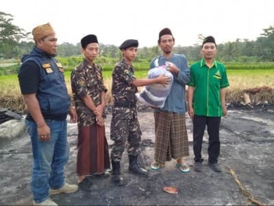 Bantu Korban Kebakaran, MWCNU Baros Berharap yang Lain Peduli