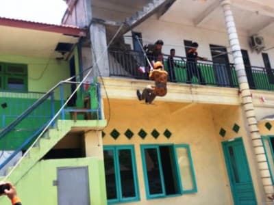 Meriahkan Hari Santri, Sekolah di Sidoarjo Gelar Simulasi Bencana