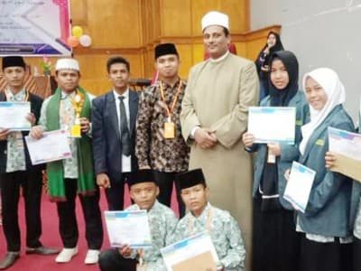 Santri Padang Pariaman Juara Pidato Bahasa Arab di IAIN Batusangkar