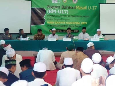 Di Bondowoso Digelar Bahtsul Masail untuk Santri Usia 17 Tahun