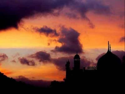 Bangunan Masjid di Tanah Pribadi, Tak Sah Disebut Masjid?