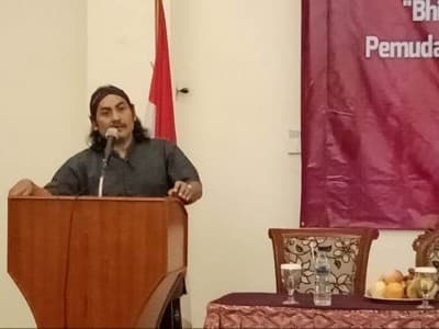 Ngatawi Al-Zastrow: Indonesia Itu Tamansari, Tumbuh Aneka Ragam Bunga