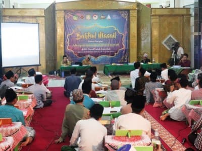 Tradisi Bahtsul Masail Iringi Hari Santri di Pesantren Amtsilati