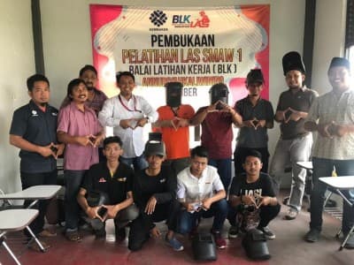 Sambut Hari Santri, Santri Jember Dilatih Las dan Entrepreneur
