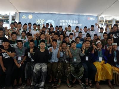 AIS Nusantara Warnai Media Sosial dengan Gaya Santri