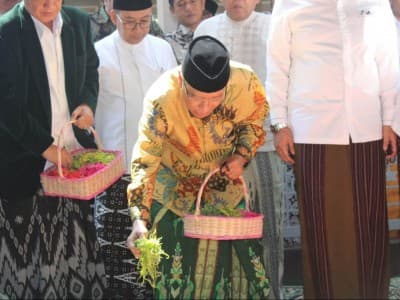 Ziarahi Makam Pendiri NU, Kiai Said Berharap NU Makin Kuat