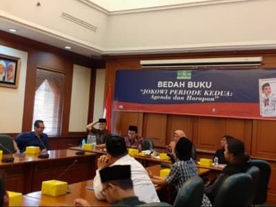 Dosen Unsia Jakarta Tulis Buku ‘Jokowi Periode Kedua’