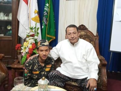 Saat Banser yang Nazar Jalan Kaki Tiba di Kediaman Habib Luthfi