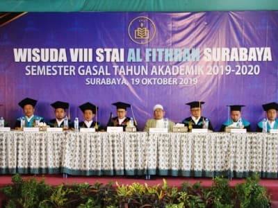 Wisudawan STAI Al-Fithrah Surabaya Diingatkan Pentingnya Tasawuf 