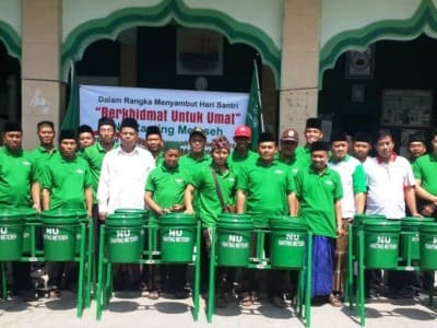 Merawat dari Hal Terkecil, NU di Kota Semarang Tebar Tong Sampah 
