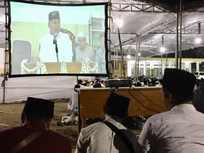Geregetan, KH Marzuki Mustamar Siap Tulis 'Manaqib Bung Karno' dan 'Biografi Syekh Abdul Qadir Al-Jailani'