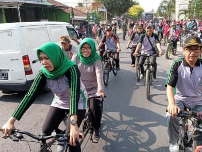 Bupati Ngontel Bareng Pergunu Meriahkan Hari Santri di Tegal
