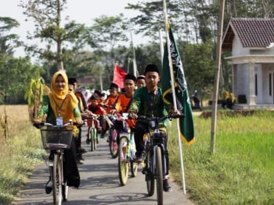 Pelajar NU Kenalkan Cinta Tanah Air dengan Keliling Kampung 