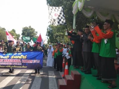 15 Ribu Santri Meriahkan Kirab di Ngawi