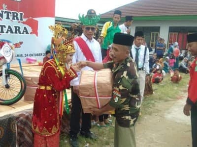 Aliansi Santri Bengkulu Bagikan Ratusan Hadiah di Hari Santri
