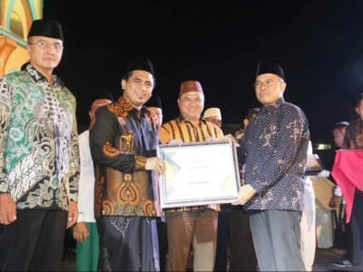 Peduli Madrasah Diniyah, Empat Kepala Daerah Terima Penghargaan