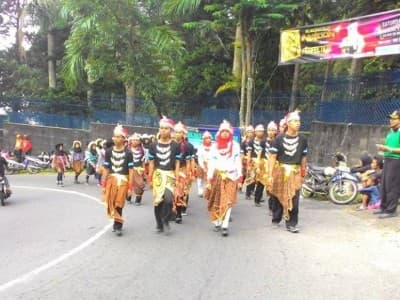 Implementasi Pendidikan Karakter di MA Sunan Giri Pasuruan dengan Skill Day