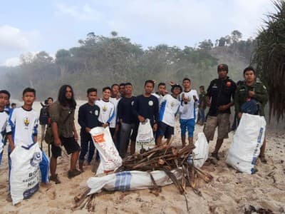 Badan Kemaritiman NU Tulungagung Ajak Bersihkan Pantai Ngalur 