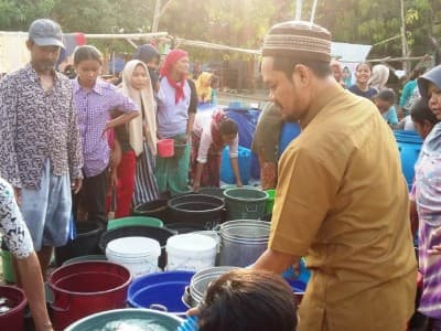 Imbas Kemarau, LAZISNU Cirebon Gandeng LPBINU Kirim Air Bersih 