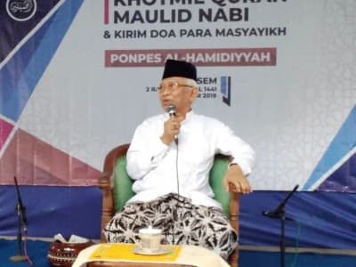 Gus Mus: Jangan Berlebihan di Segala Hal