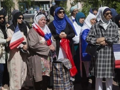 Senat Prancis Larang Ibu-Ibu Gunakan Jilbab di Sekolah