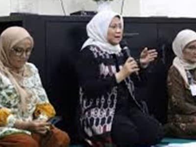 Menaker Terus Dialog dengan Tuntutan Buruh dan Pengusaha terkait UMP