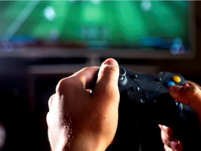 Bagaimana Hukum Bermain Game Online Sampai Alami Kebutaan?