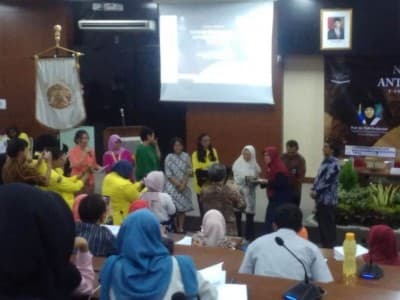 FIB Apresiasi Peluncuran Buku Kajian Pernaskahan Guru Besar Filologi UI