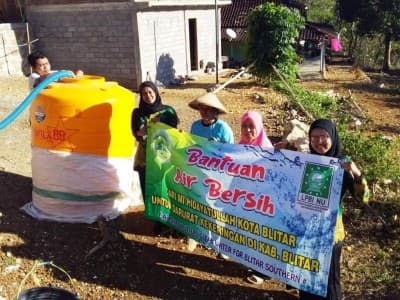 Debit Air Belum Normal, LPBINU Kabupaten Blitar Kirim Air Bersih