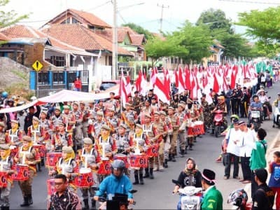 Bendera Sepanjang Dua Kilo Meter Meriahkan Maulid di Majalengka