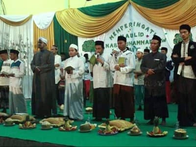 Hadirkan Rasulullah dalam Hati agar Terhindar dari Perbuatan Tercela 