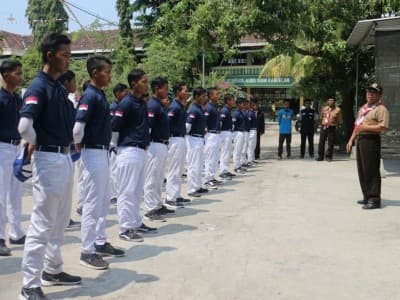 Penemuan Pendidikan Karakter di Dua Sekolah Berbasis Asrama di Bojonegoro
