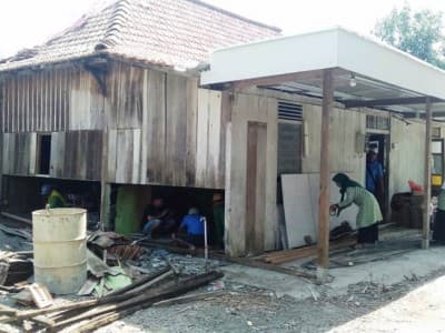 Fatayat NU di Semarang Bantu Renovasi Rumah Warga