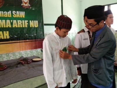 MA Ma'arif Jenggawah Ganti Badge OSIS dengan Logo IPNU