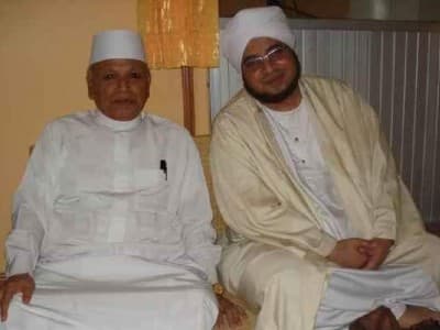 Kedekatan KH Abdurrahman Nawi dan Habib Mundzir, Seperti Ayah dan Anak 