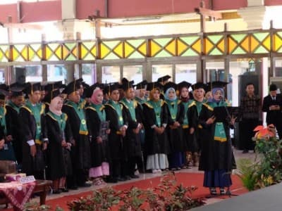 Bupati Minta Lulusan IBN Bangun Pendidikan di Tegal