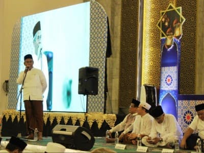 KH Marzuki Mustamar Ingatkan Anak Muda Jaga Shalat