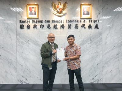 Kader PMII Peraih Emas Kunjungi Kantor Dagang Ekonomi Indonesia di Taiwan