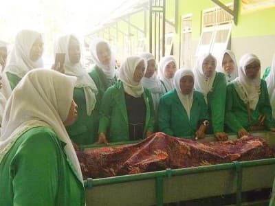 Perawatan Jenazah Penting untuk Bekal Fatayat Bermasyarakat